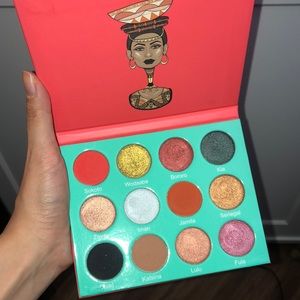 Juvia’s Place the saharan eyeshadow palette